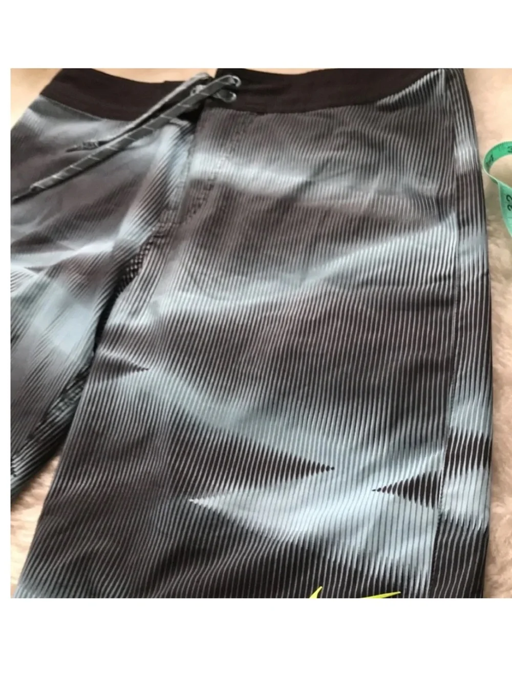 Nike unlined black aqua illusion board shorts size M